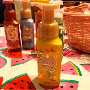 NWT SWEET TEA & LEMONADE 🍋